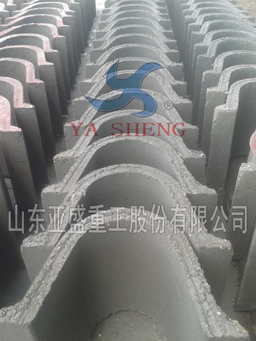 甘肅張掖客戶使用LZYC-3型成型機生產構件