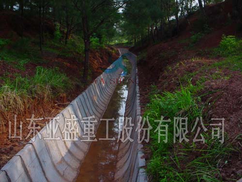 黑龍江尚志客戶使用LZYC-3型成型機生產U型構件